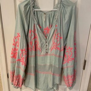 FREE PEOPLE tunic! Fave shirt ever! So many compliments. Amazing sleeves!!!!